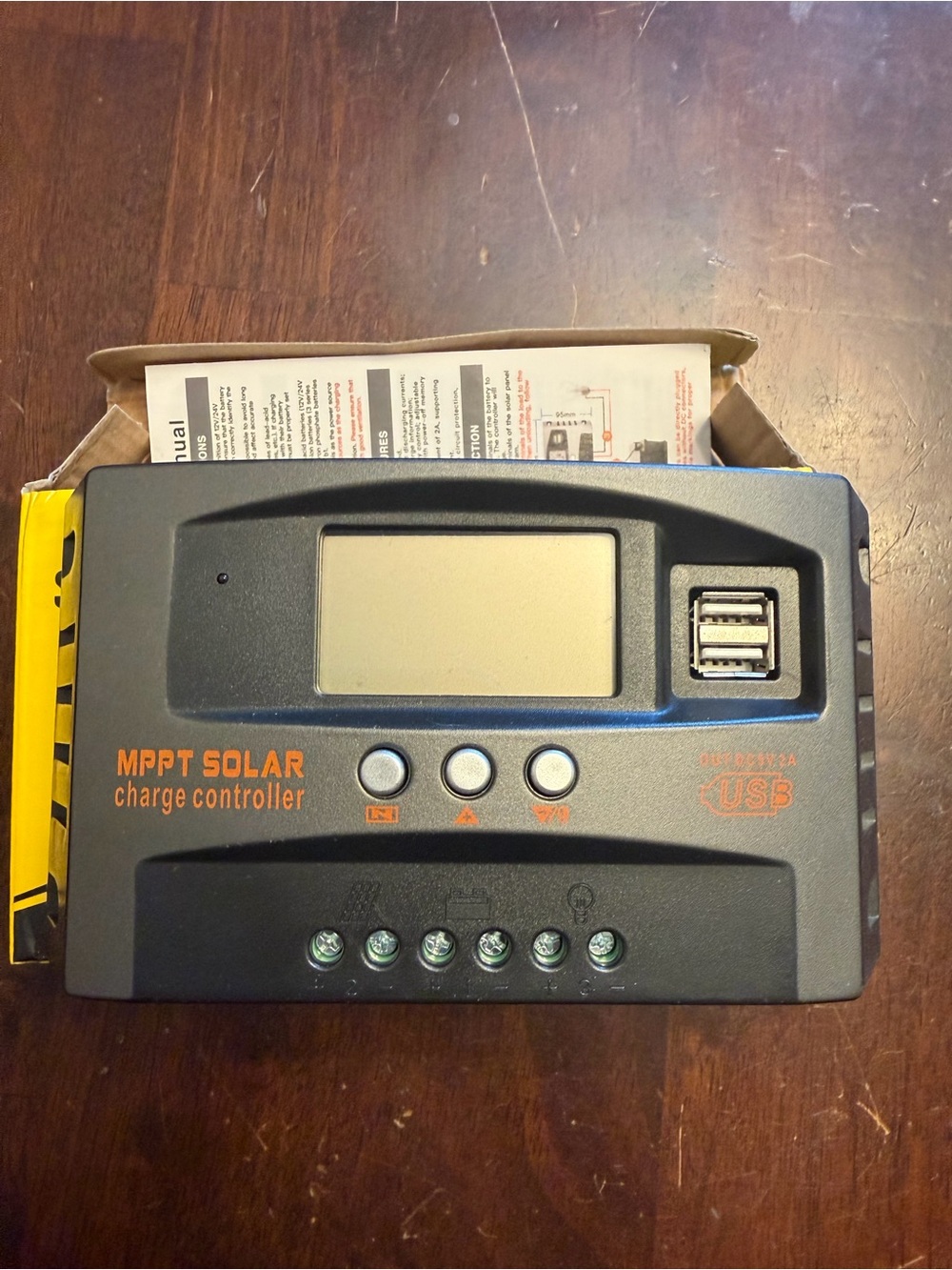 Solar Charge Controller - - Picture 2 of 3